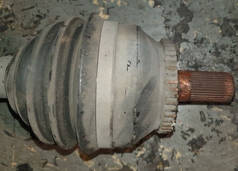 Volvo XC90 Right Side Front Driveshaft Automatic 2006