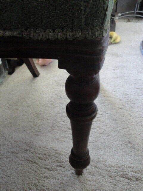 Victorian Extending Table and 9 chairs. Ref L889