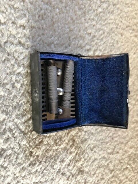 image for Gent's vintage  folding razor