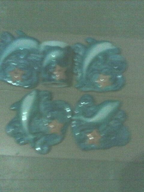 4x Ceramic Dolphin's plaque & matching toothbrush holder
