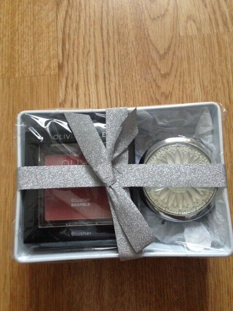 image for BEAUTIFULLY GIFT PACKED WOMENS BLUSH SET