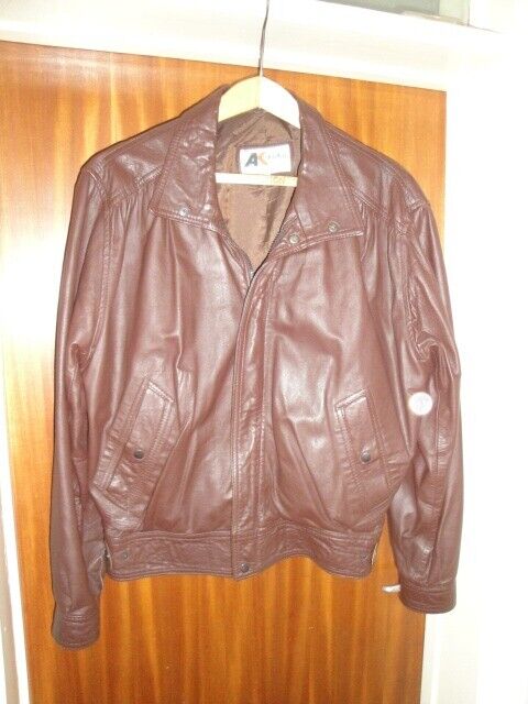 Real Leather Jacket. (Men's). Dark (Chocolate) Brown. Bomber Style. Size L  RefC329