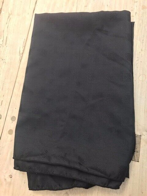 XL BLACK SQUARE TABLE CLOTH & 8 NAPKINS