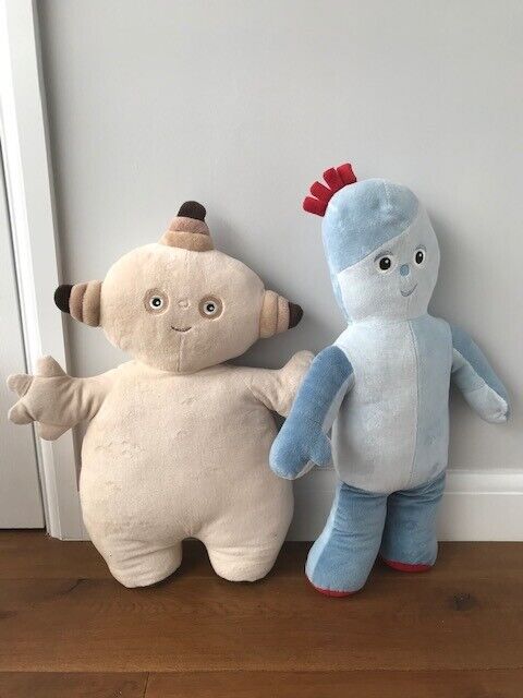 In the night garden Giant Makka Pakka and Iggle Piggle soft toys
