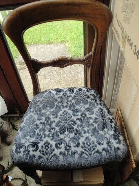 Victorian Extending Table and 9 chairs. Ref L889