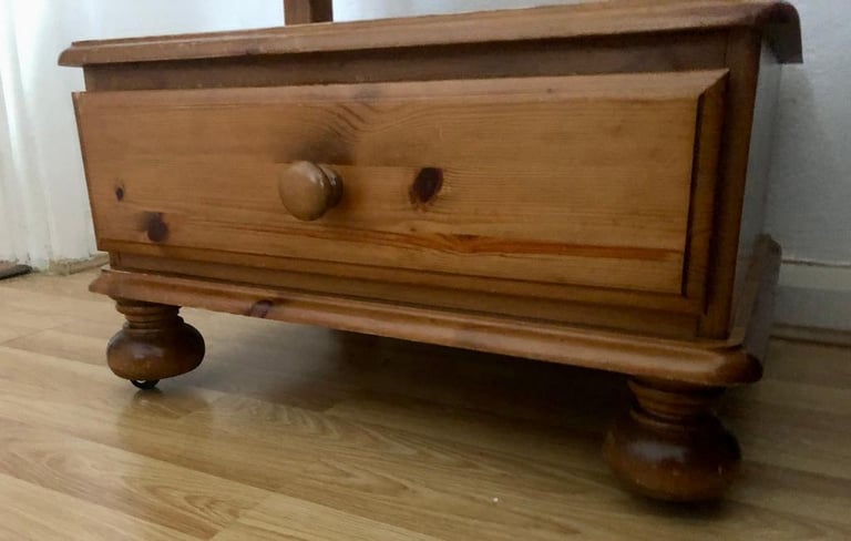 Mirror & drawer rotating (Ducal ltd.Victoria )