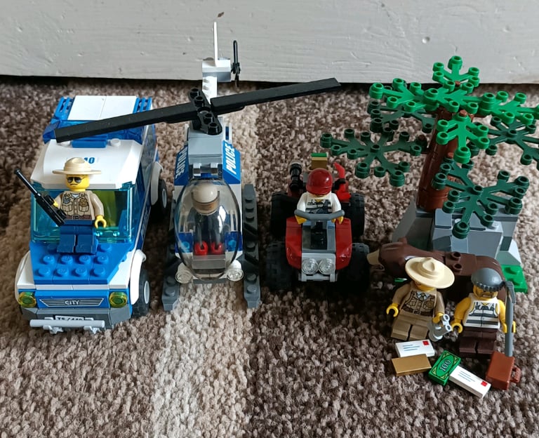 LEGO Forest Police Station Set 4440. Only £60.