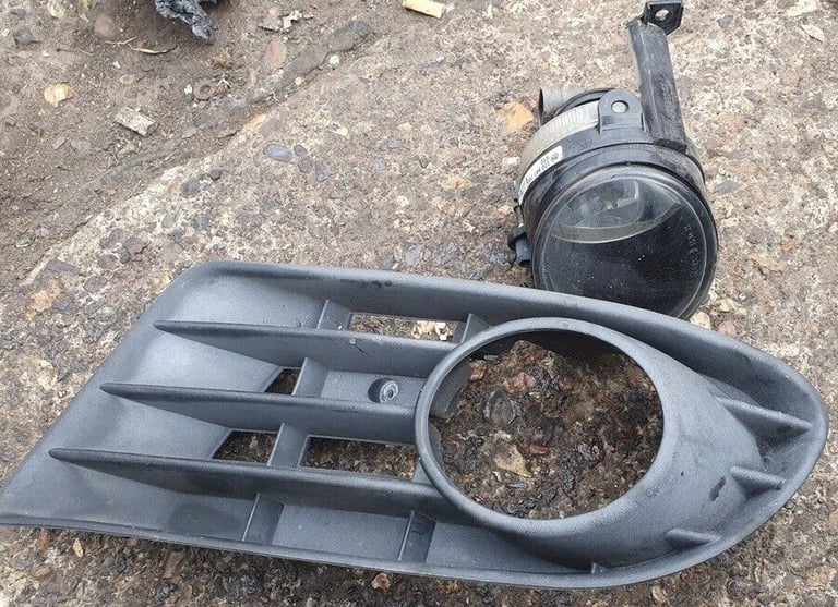 VW Golf Plus Right Side Front Fog Light And Grill 2006