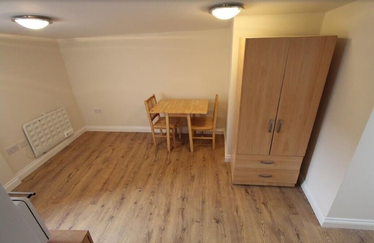 New Room in lovely house available. No deposit or rent in advance. LHA rate.
