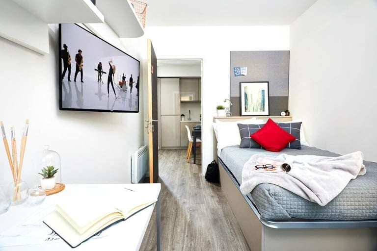 STUDENT ROOM TO RENT IN SHEFFIELD. STUDIO WITH PRIVATE ROOM, PRIVATE