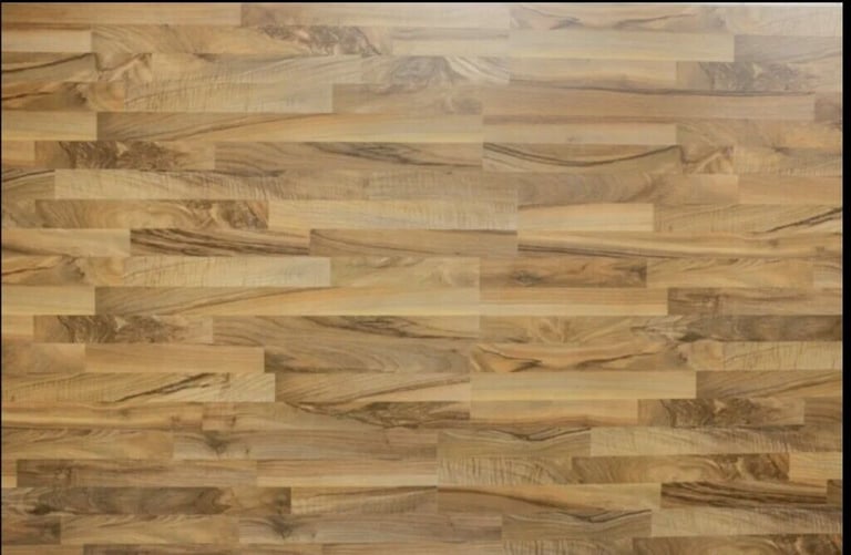 LAMINATE FLOORING INSTALLER AND STAIRS