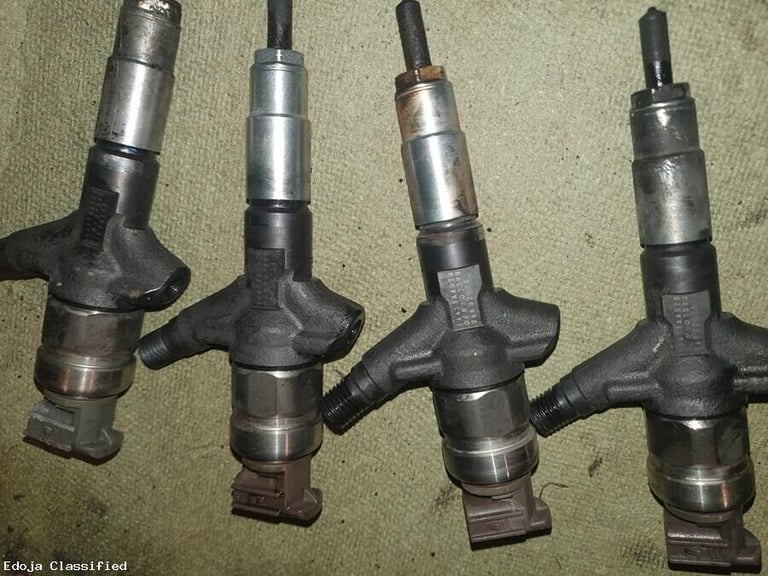 Subaru Outback 2.0 x4 Fuel Injectors Diesel 2010