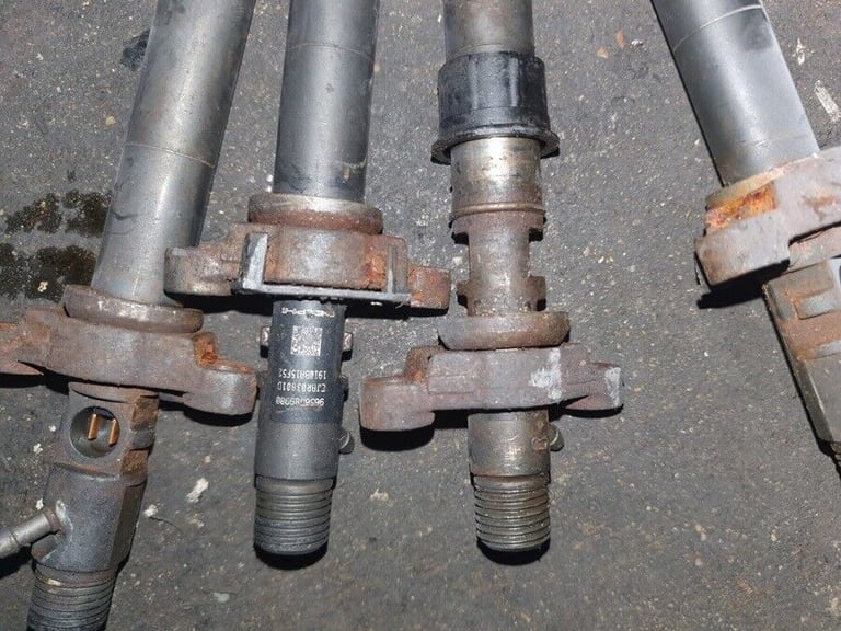 Peugeot 407 2.0 HDI x 4 Injectors 965638,9980 2006