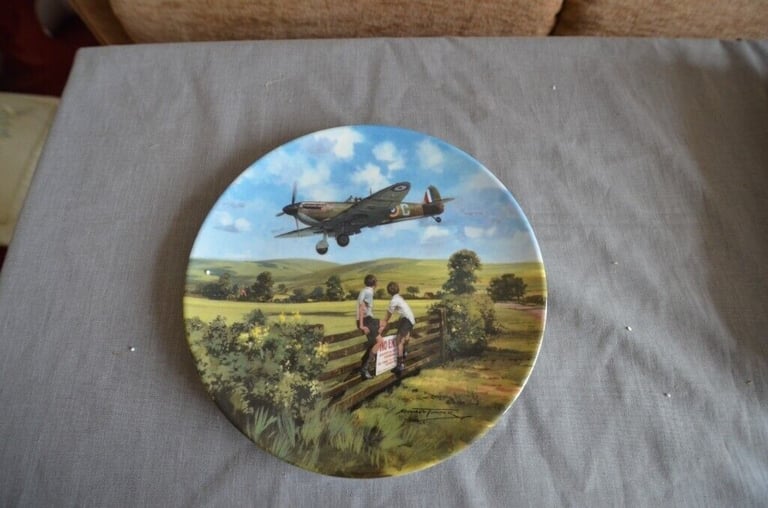  HERO'S OF THE SKY PLATES NUMBERS 1 TO 6 of 12 ALL 12 £80
