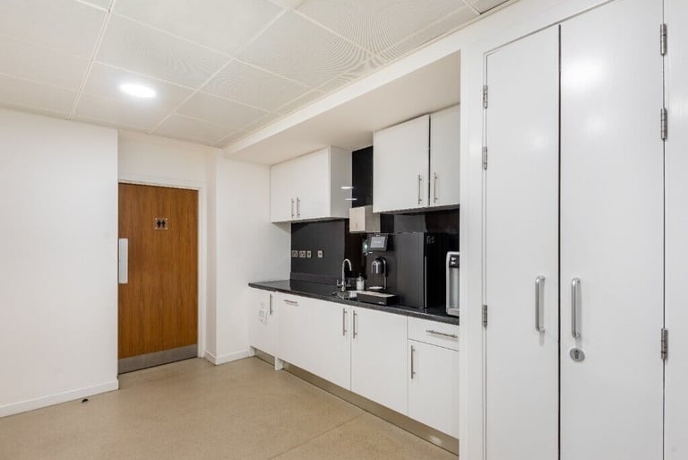 Edinburgh - EH2 2ER, Your private office 2 desk to rent at Princes Street