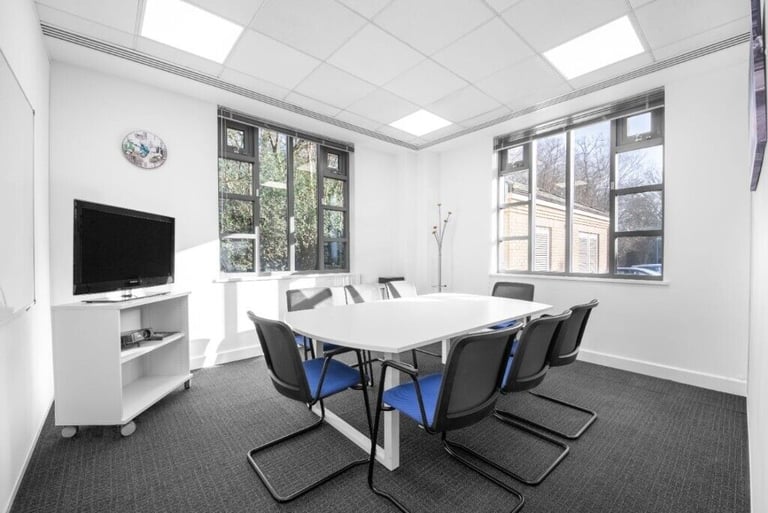 Fleet - GU51 2UJ, Modern customizable office available to rent at Centaur House