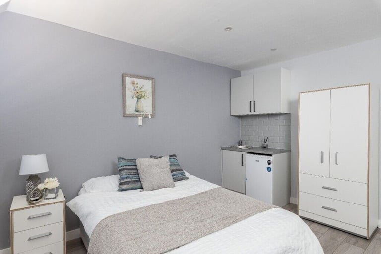 Brand new fully furnished studio in BROMLEY. Move in tomorrow! NO fees. DSS ONLY!.