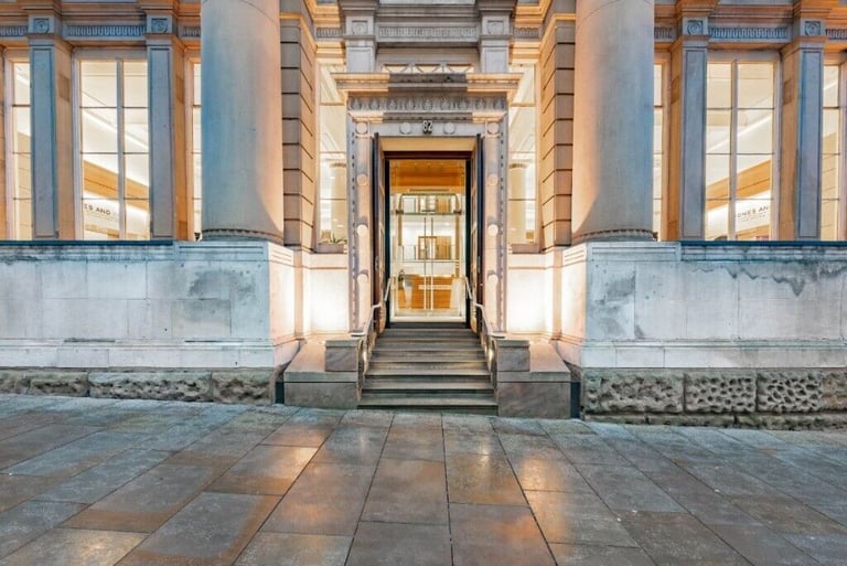 Manchester - M2 4WQ, Co-working 322 sqft serviced office to rent at 82 King Street
