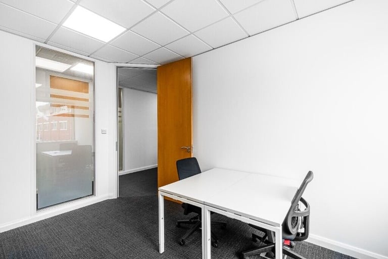 Exeter - EX1 3QS, 1 Desk serviced office to rent at 1 Emperor Way
