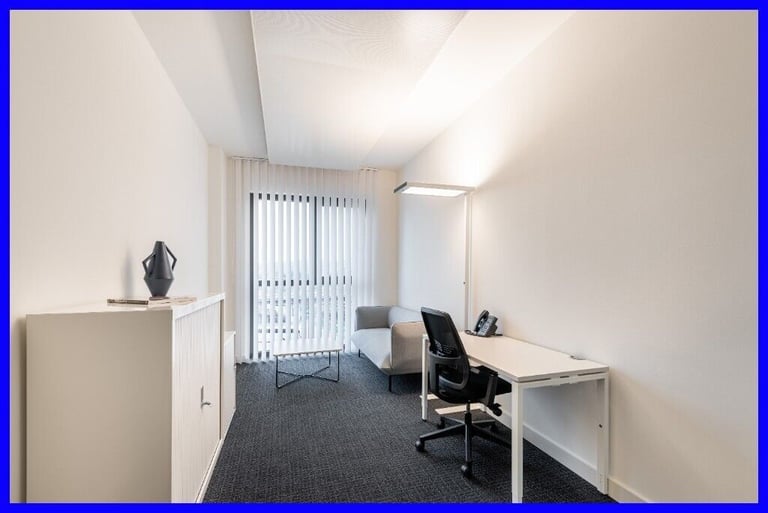 London - BR1 1LU, 2 Work station private office to rent at Regus Bromley South