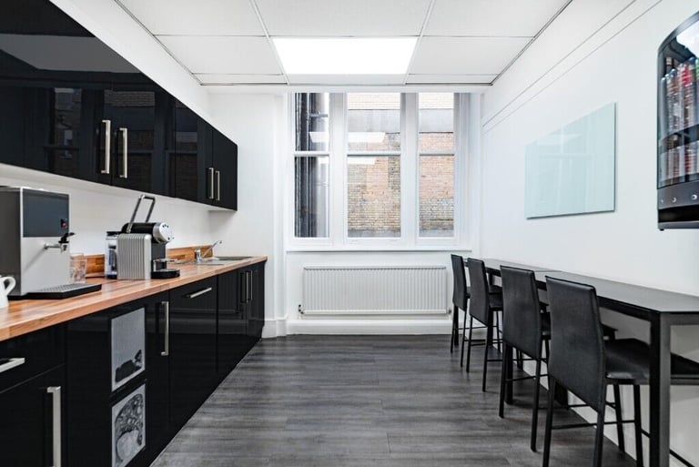 5 Desk serviced office to rent at HQ King's Cross, WC1X 8BP