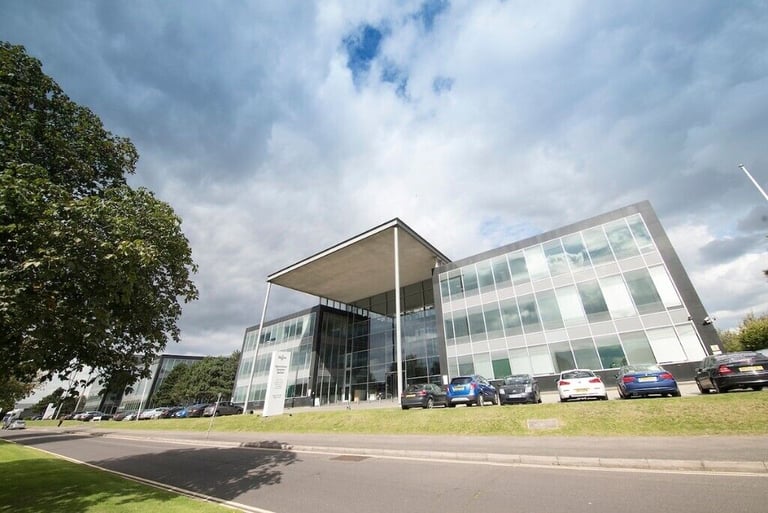 Slough - SL1 4DX, 4 Desk private office available at 268 Bath Road
