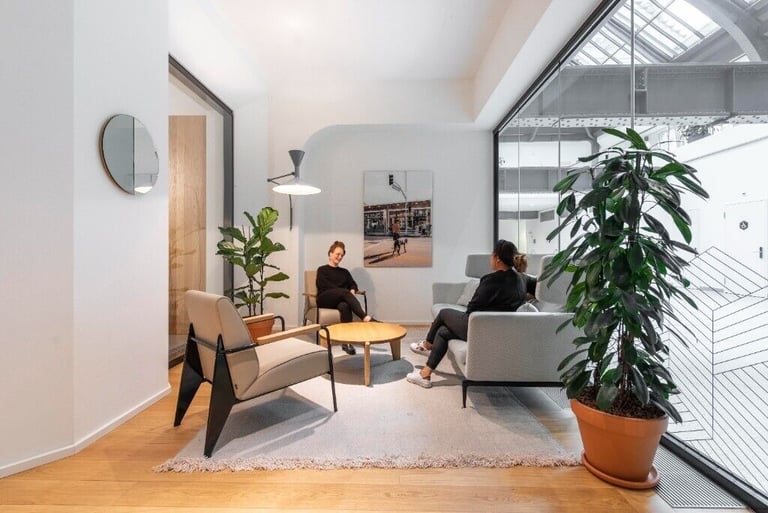 Glasgow - G2 4JR, Flexible workspace memberships in Spaces Charing Cross