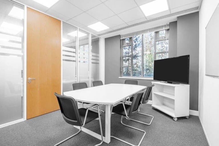 Fleet - GU51 2UJ, Modern customizable office available to rent at Centaur House