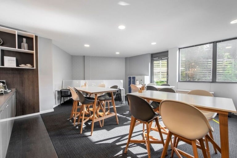 Oxford - OX4 4GP, 1 Desk serviced office to rent at Oxford Science Park