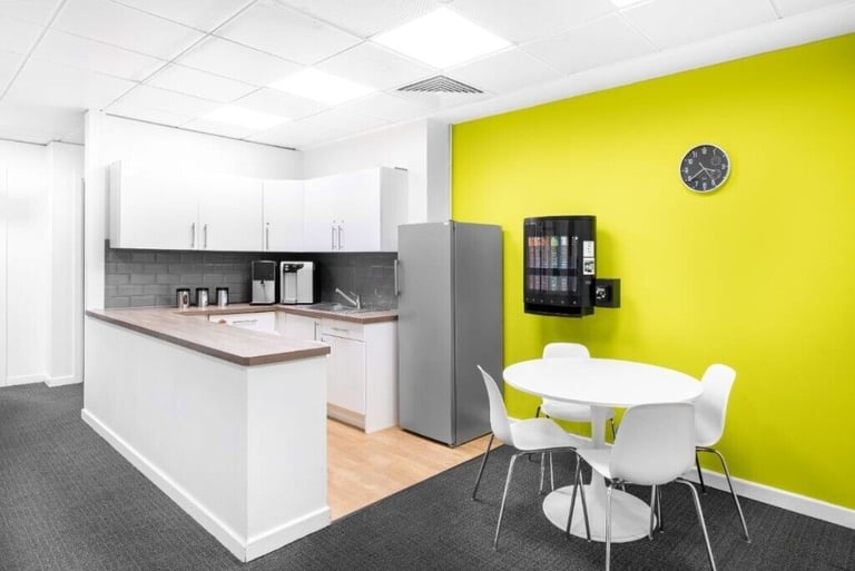 Manchester - M2 4WQ, Co-working 322 sqft serviced office to rent at 82 King Street