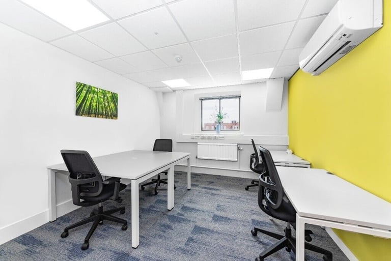 Salisbury - SP1 1EY, Your private office 4 desk to rent at Cross Keys House