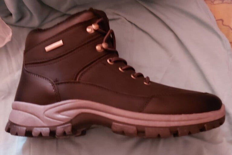 NEW WALKING BOOTS