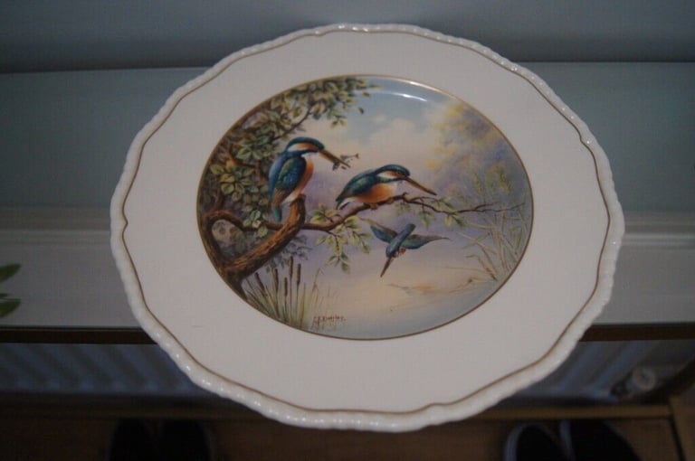 image for ROYAL DOULTON KINGFISHER 10.5” PLATE