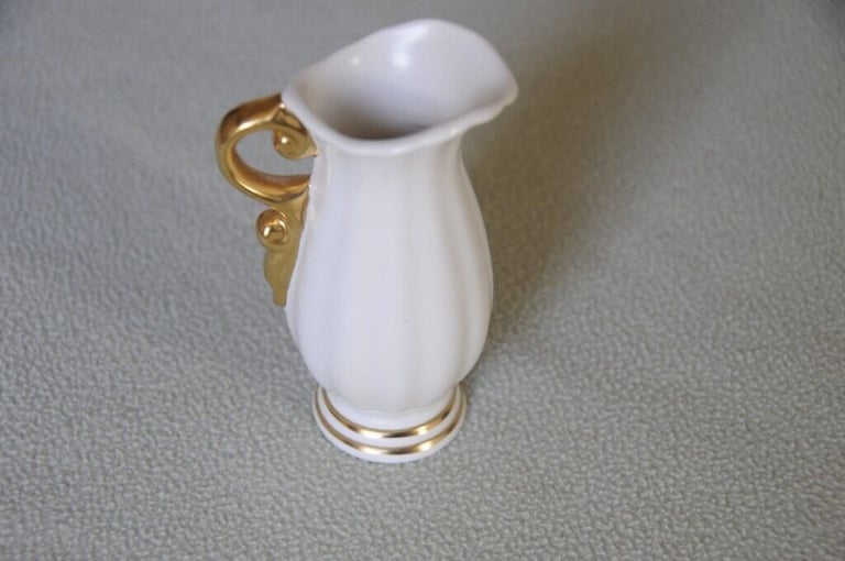 image for Pretty Vintage Wade Cream And Gold Gilt Small Ceramic Jug. Useful And Decorative. VGUC