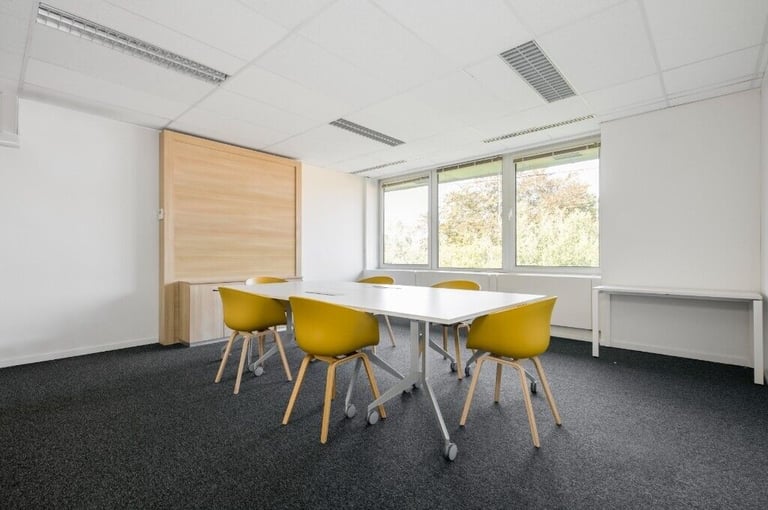 Cambridge - CB23 6DP, Access professional coworking space in Regus Cambourne