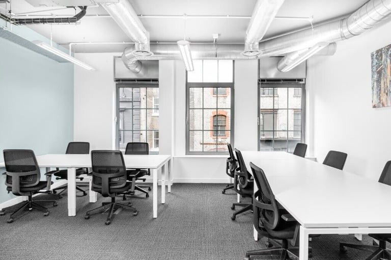 London - EC1V 1AW, Serviced office to rent at Old Street