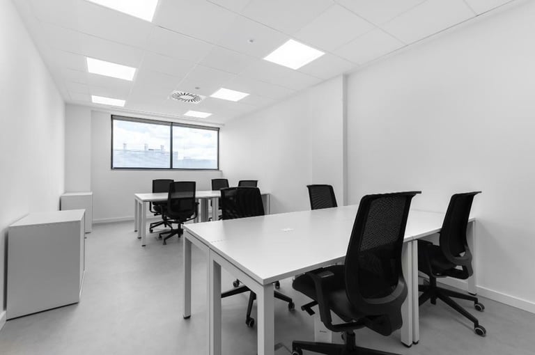 London - W1W 8HF, Open plan office space for 10 people at Spaces Oxford Street