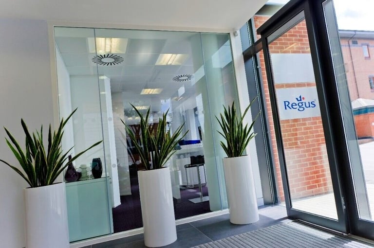 Maidenhead  – SL6 1BU, Unlimited office access in Regus Station