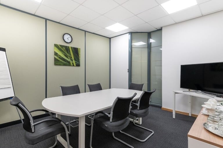 Heathrow - UB7 0EB, Serviced office to rent for 2 desk at Bath Road