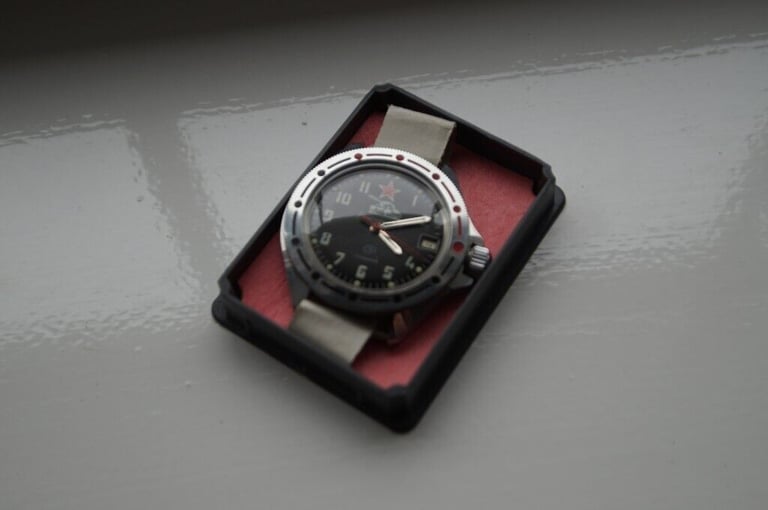Wostok Komandirskie manual wind mechanical wristwatch - Tank divisions - new old - cal 2414 - '90s