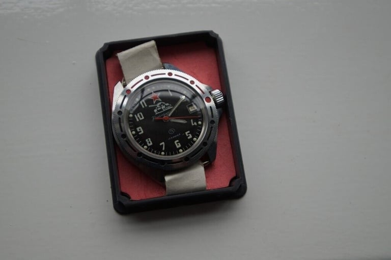 Wostok Komandirskie manual wind mechanical wristwatch - Tank divisions - new old - cal 2414 - '90s