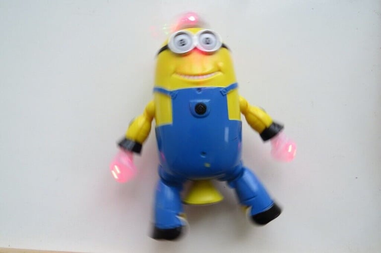Despicable Me 2 Musical Dancing Robot with Lights, Age 3+