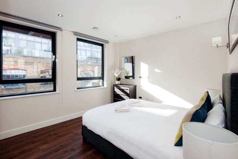 One bedroom apartment Aldgate Long Lets £2700 pcm