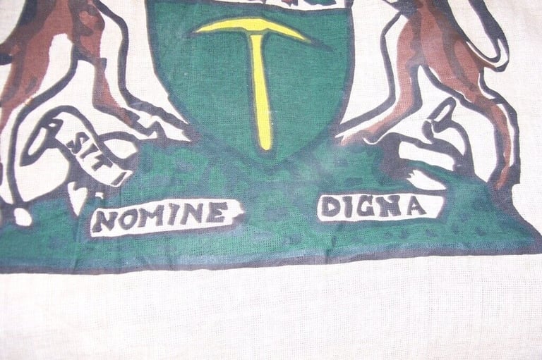 Large Rhodesha flag with the crest of the founder of 