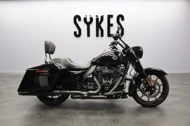 2022 Harley-Davidson FLHRXS Touring Road King Special in Black