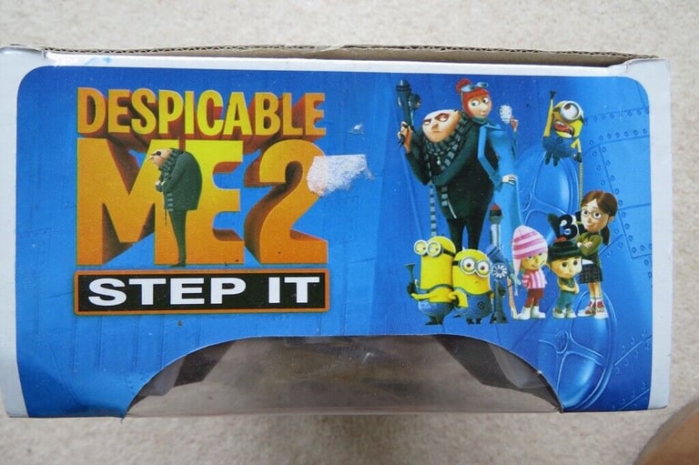 Despicable Me 2 Musical Dancing Robot with Lights, Age 3+
