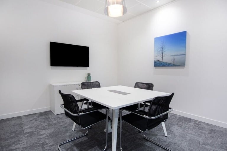 Fleet - GU51 2UJ, Modern customizable office available to rent at Centaur House