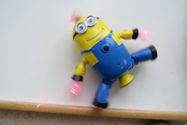 Despicable Me 2 Musical Dancing Robot with Lights, Age 3+