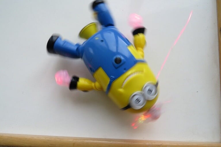 Despicable Me 2 Musical Dancing Robot with Lights, Age 3+