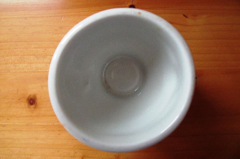 White,green,gilt ceramic pot.SOCIETE DES ANCIENCS ETABLISSEMENTS-A HACHE & CIE-PARIS-VIERZON.£3 ovno